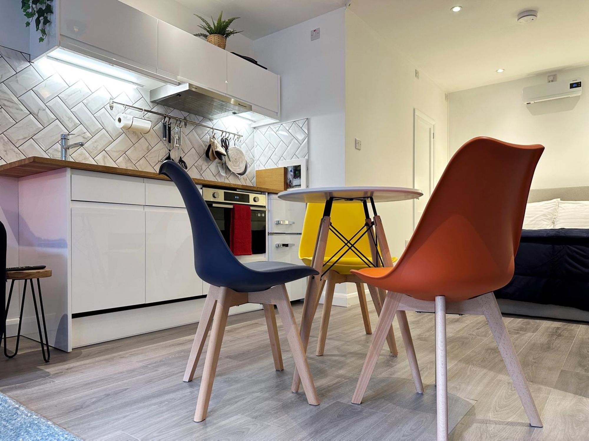 Kensington Hosted By Airoperate Near Notting Hill - 1 Double Bed , 1 Sofa Bed, Ground Floor Via Private Entrance Appartamento Londra