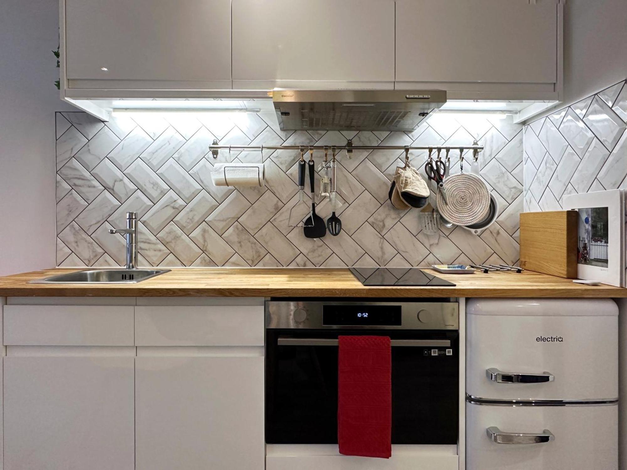 Kensington Hosted By Airoperate Near Notting Hill - 1 Double Bed , 1 Sofa Bed, Ground Floor Via Private Entrance Londra