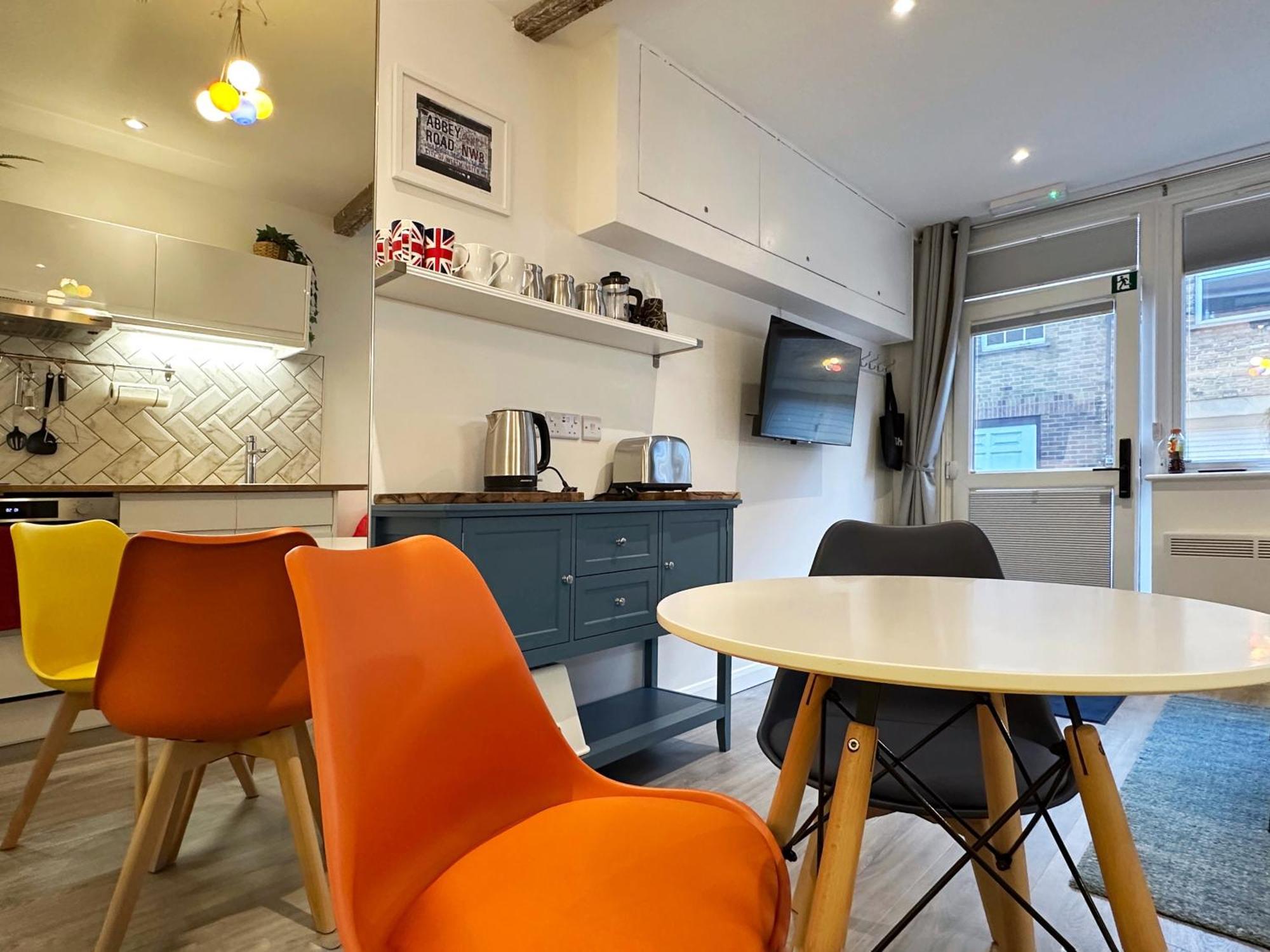 Appartamento Kensington Hosted By Airoperate Near Notting Hill - 1 Double Bed , 1 Sofa Bed, Ground Floor Via Private Entrance *