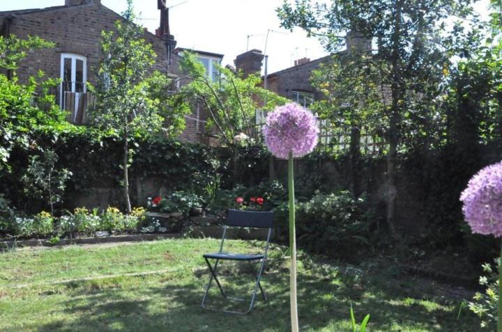 Charming Victorian With Aircon In * Londen