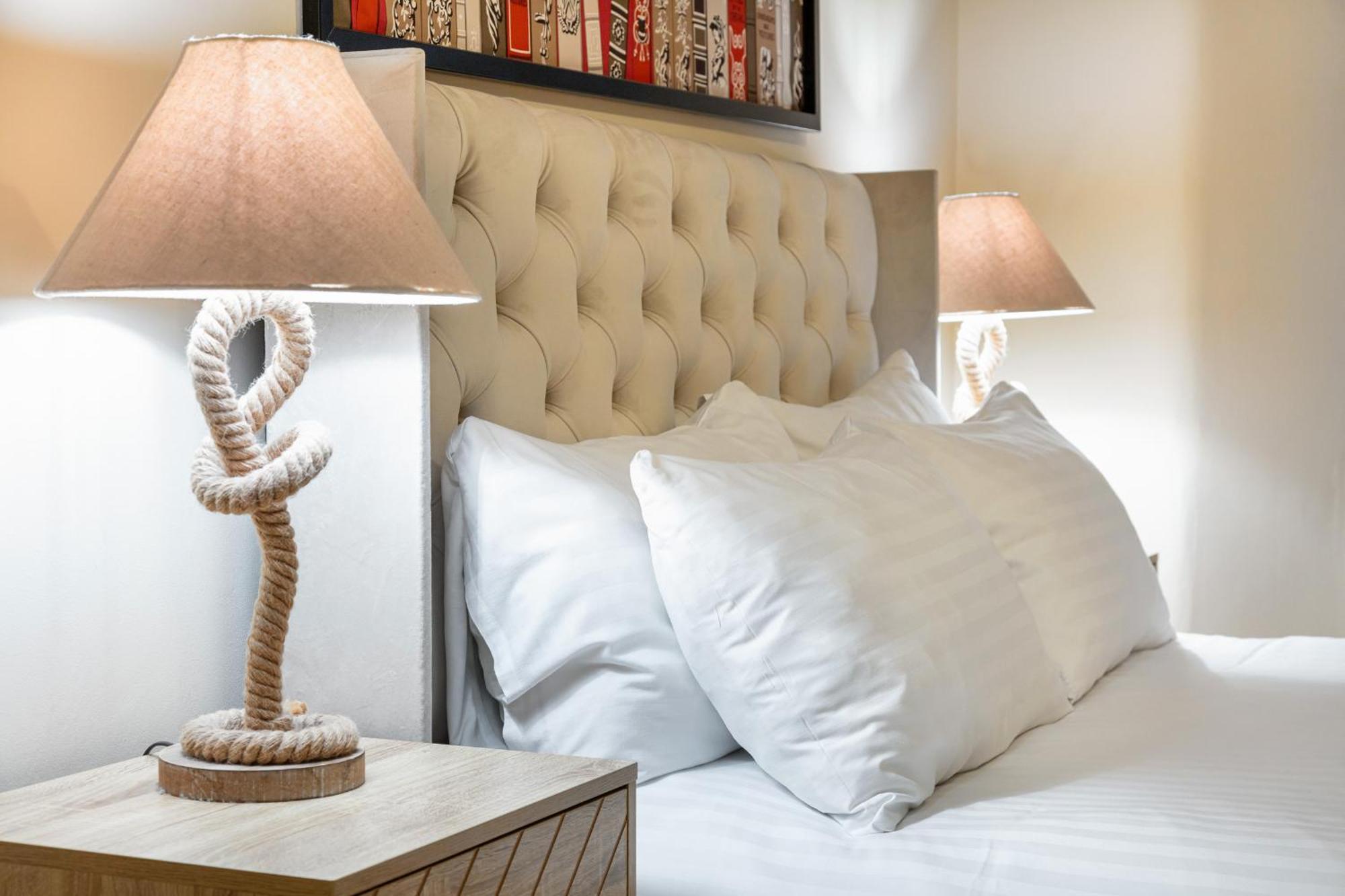 Elegant Kensington With Patio Londra
