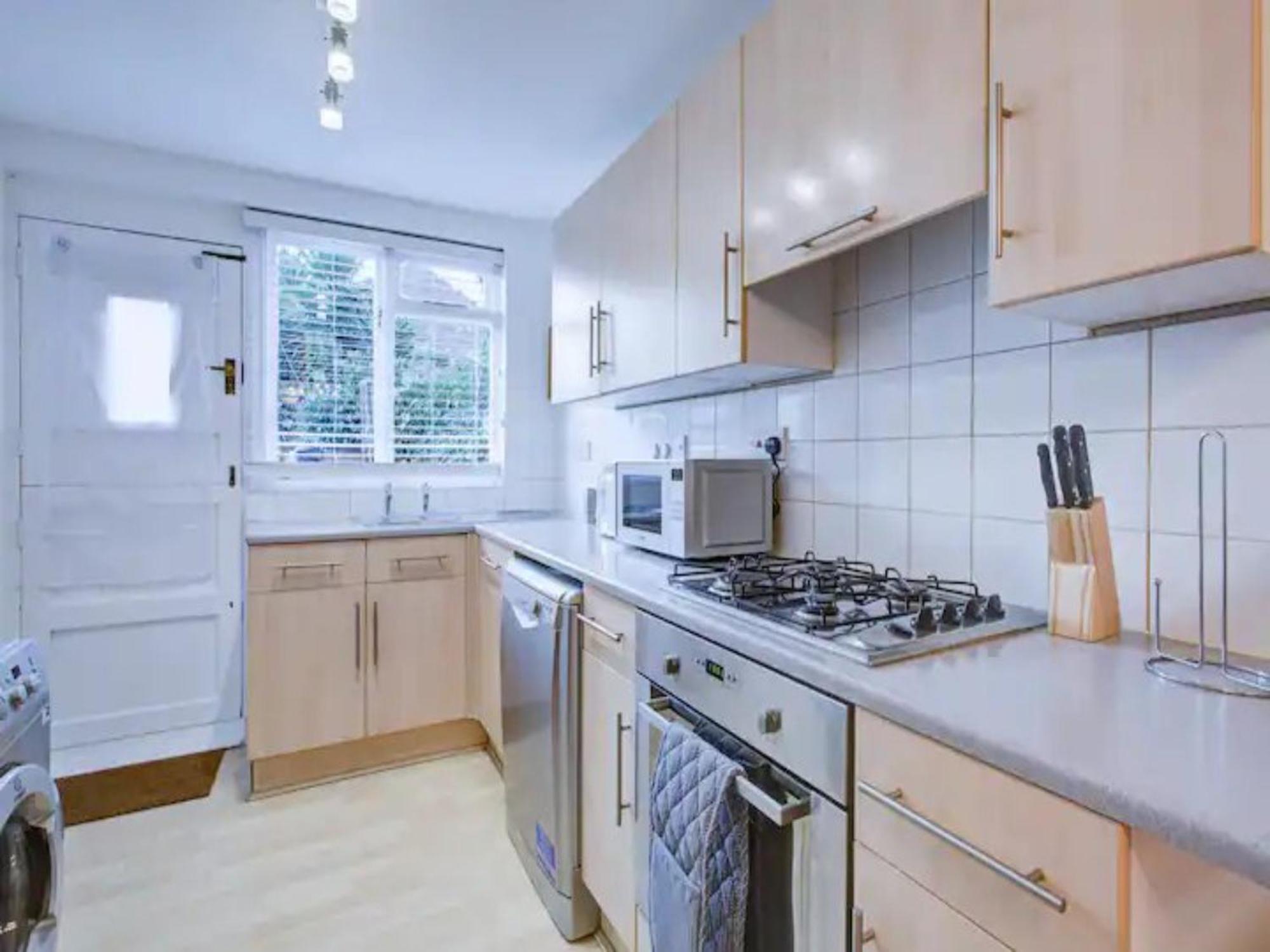 Ferienhaus Pass The Keys Charming 2 Bedroom House Good Transport And Parking *