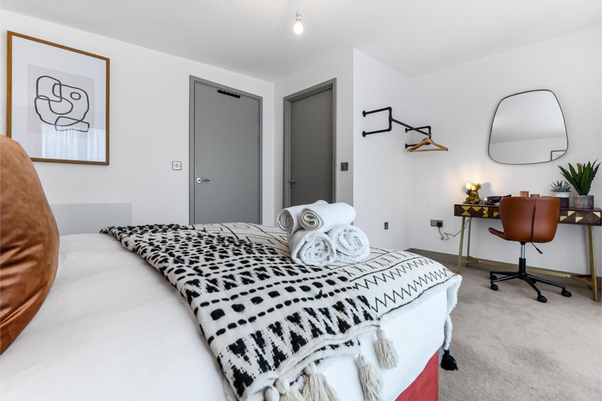 Earthy Elegance: Nature Inspired Flat In Prime Location Appartamento