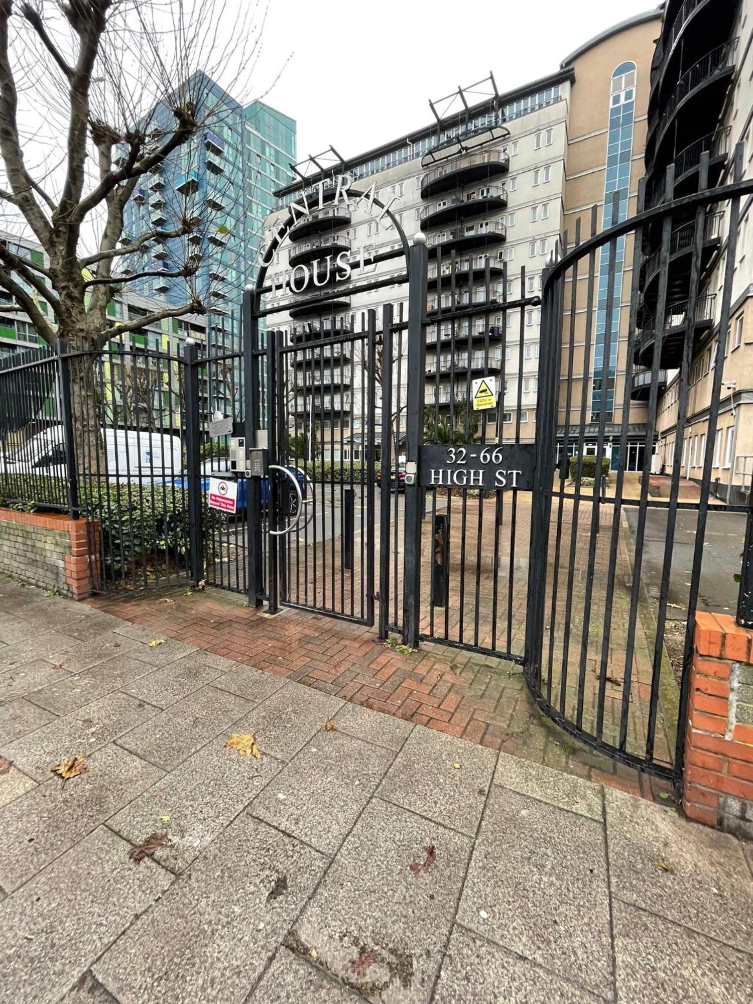 Cozy In Stratford Next To Abba Apartment London