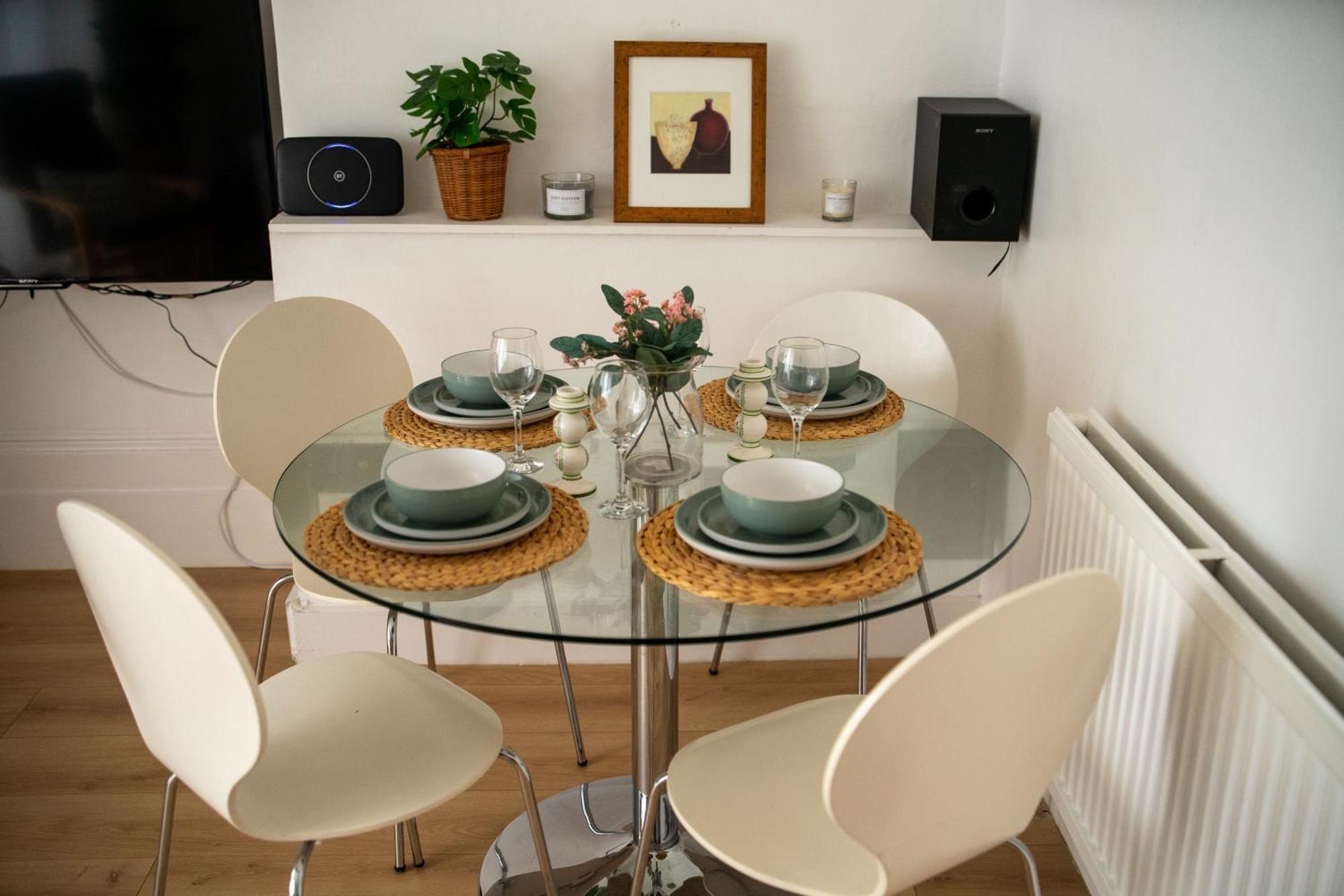 1 Bed In London, 10 Minutes From Bridge * Londen