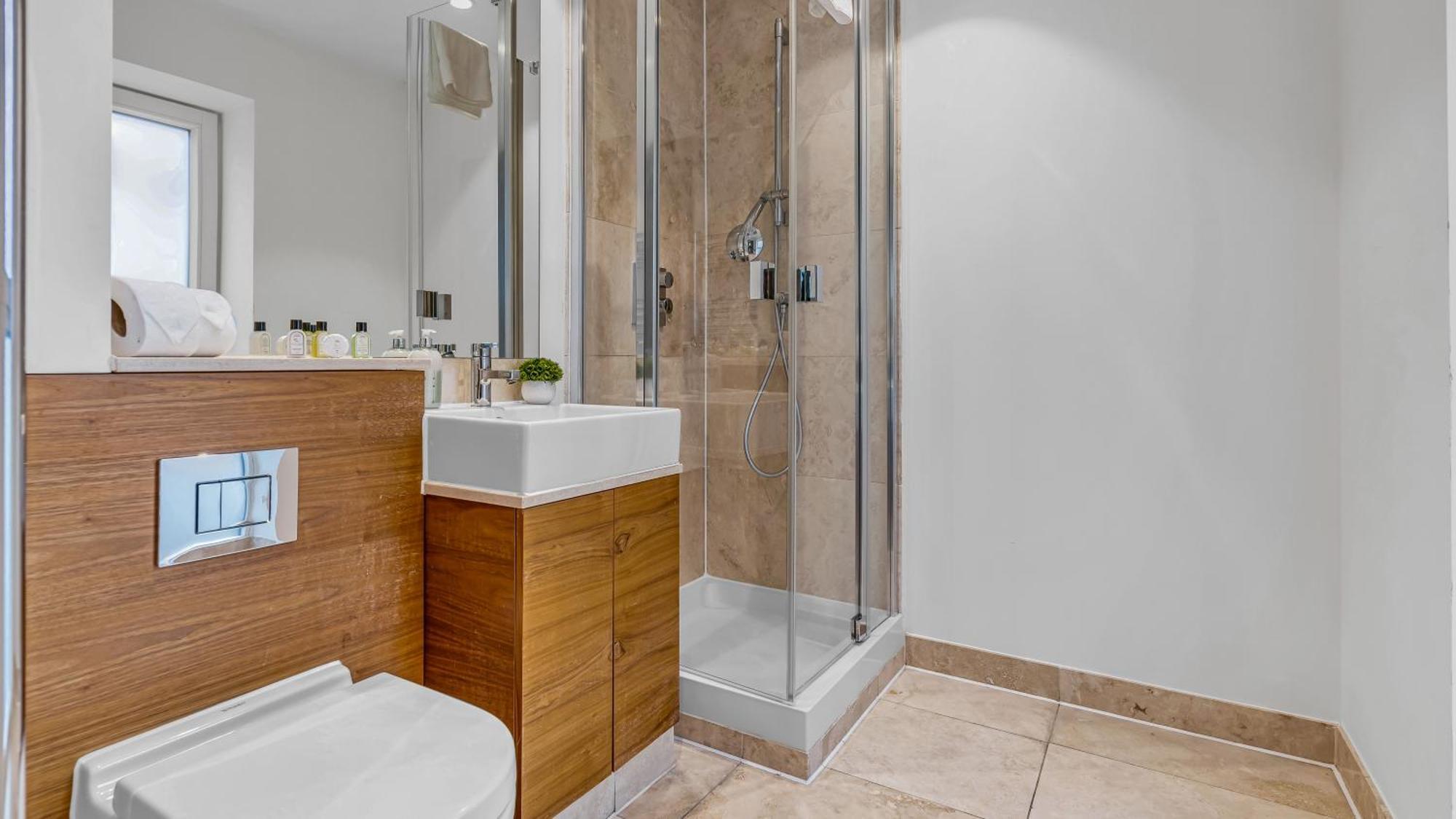 Modern Close To Colombia Road Market Appartamento *