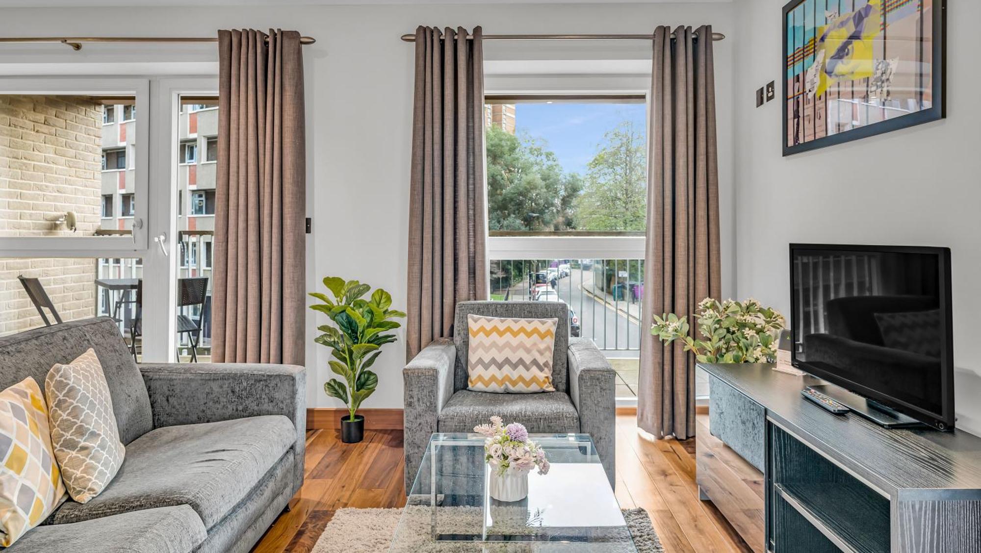 Modern Close To Colombia Road Market *