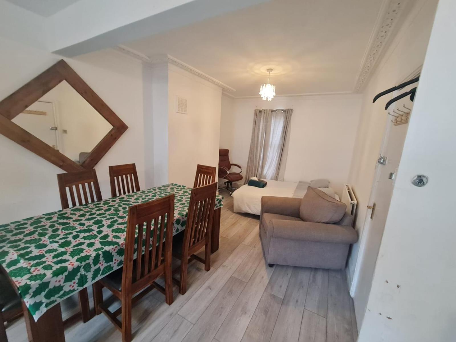 Three Bedroom House Appartement Londen