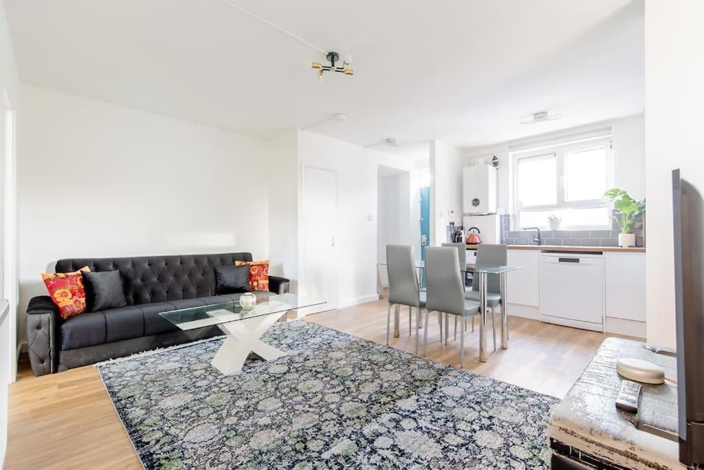 *brand New 1 Bedroom Flat In London* Londen