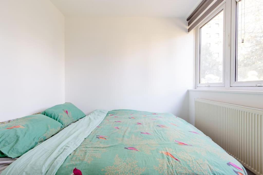 *brand New 1 Bedroom Flat In London* * Londen
