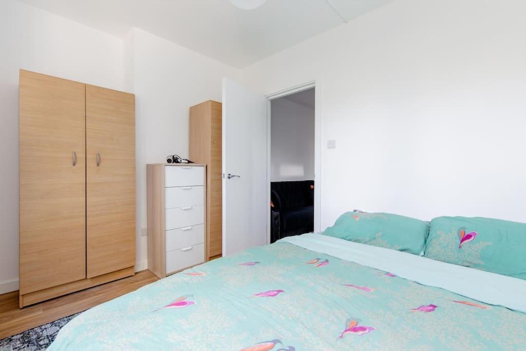 Appartement *brand New 1 Bedroom Flat In London* *