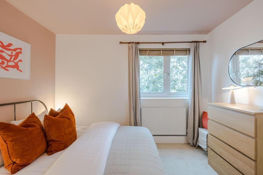 The Clissold, Two Bedroom N5 Leilighet