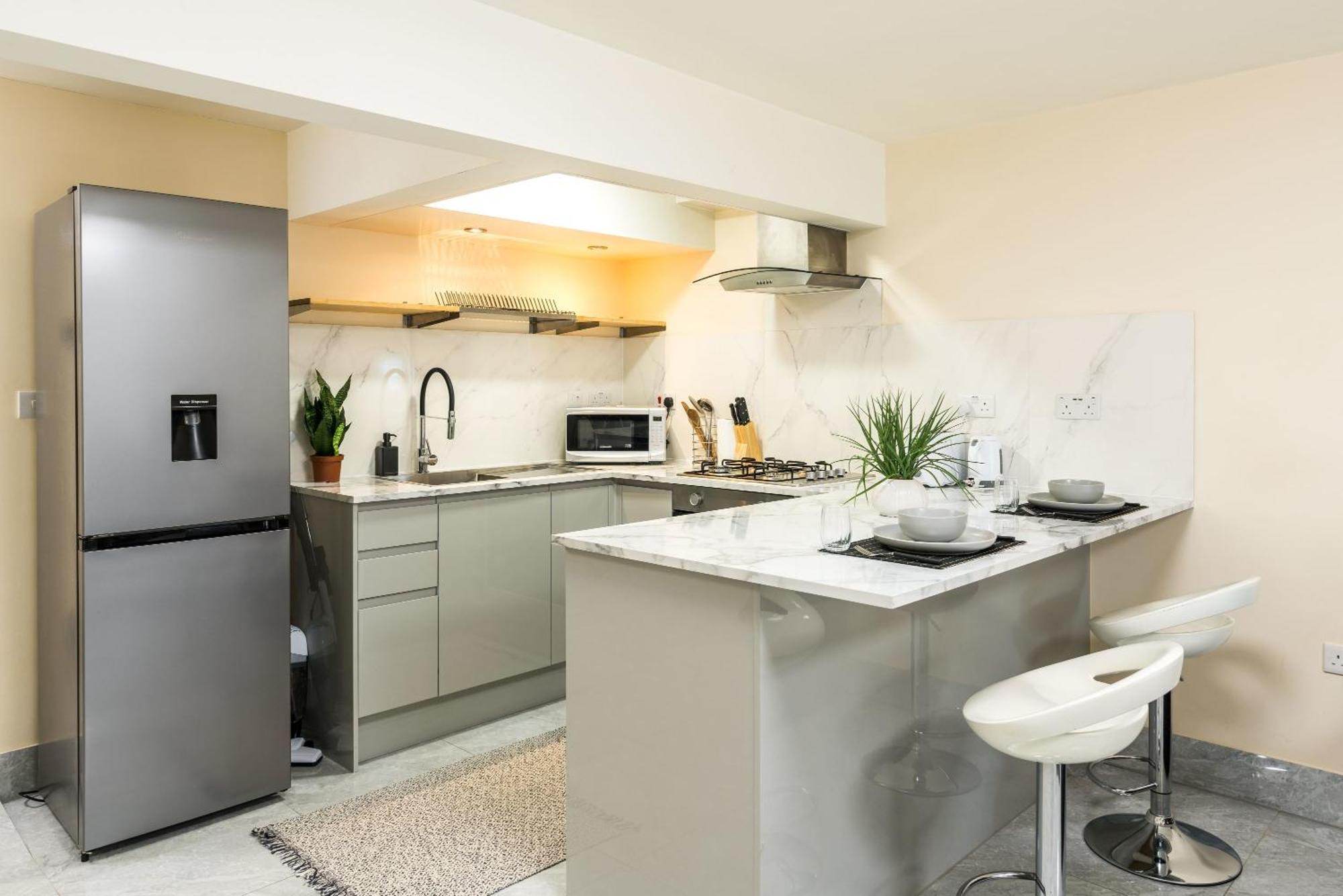 Huge Fully Equipped Studio 1 Min From Tube Station Semesterbostad London