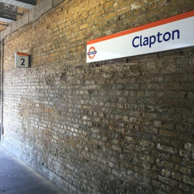 Sleepover By The Station Londen