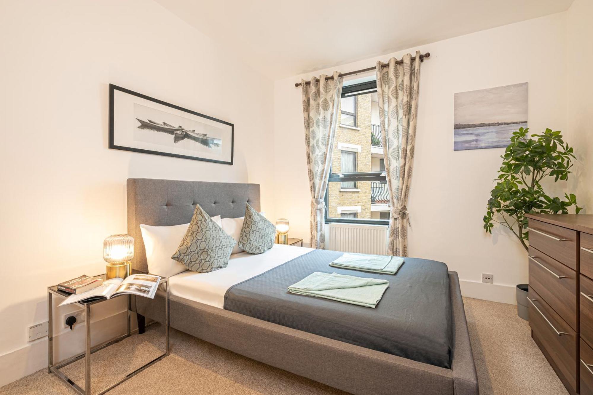 Famous Piccadilly Circus Apartment
