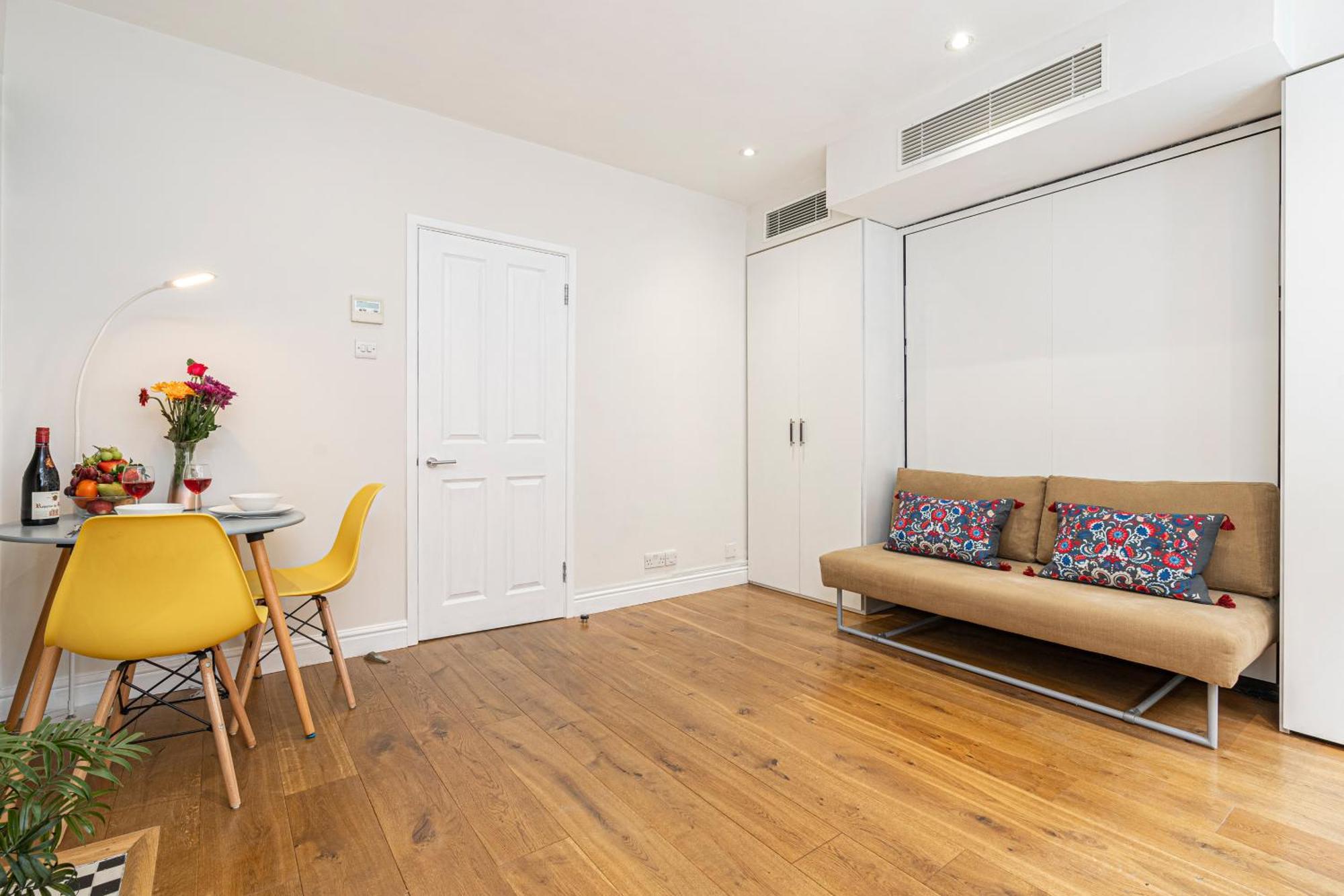 Famous Piccadilly Circus Apartment *