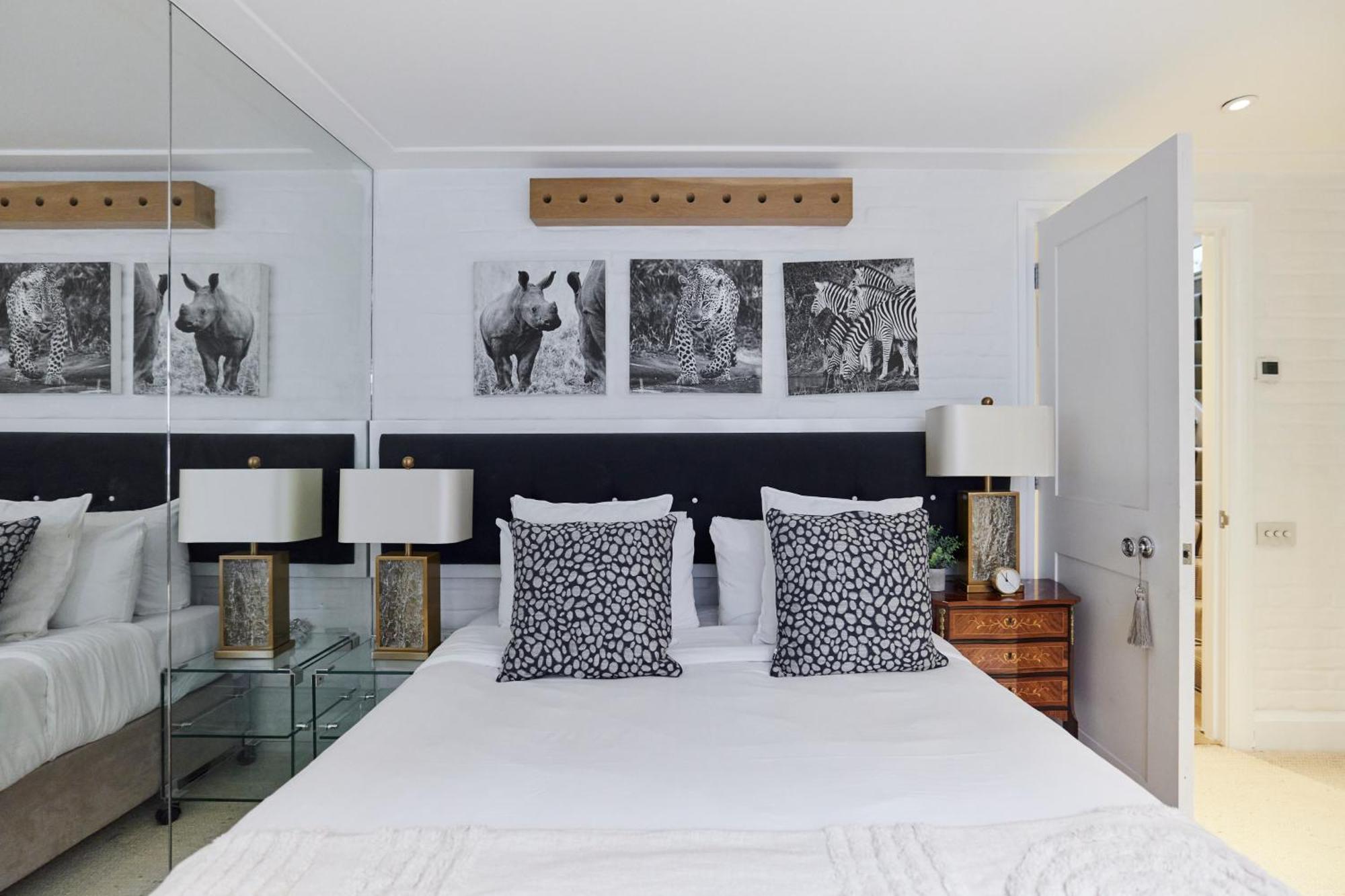 The St. Lukes Garden Place - Spacious 4bdr House With Garden And Terrace Apartment