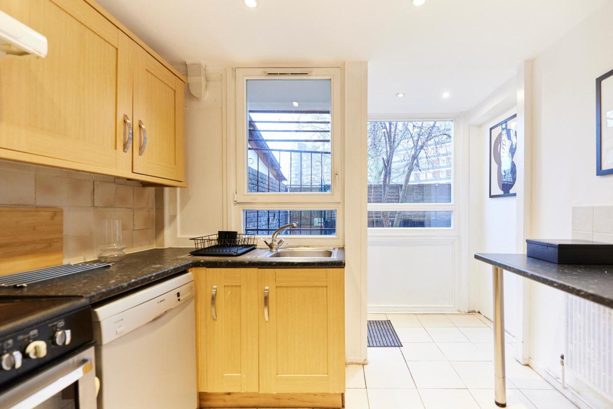 The Kennington Park Crib - Lovely 2bdr Flat With Garden Lejlighed