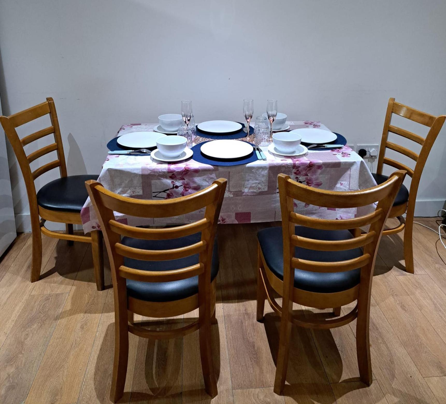 Simply Relax,1 Eastham * Londres