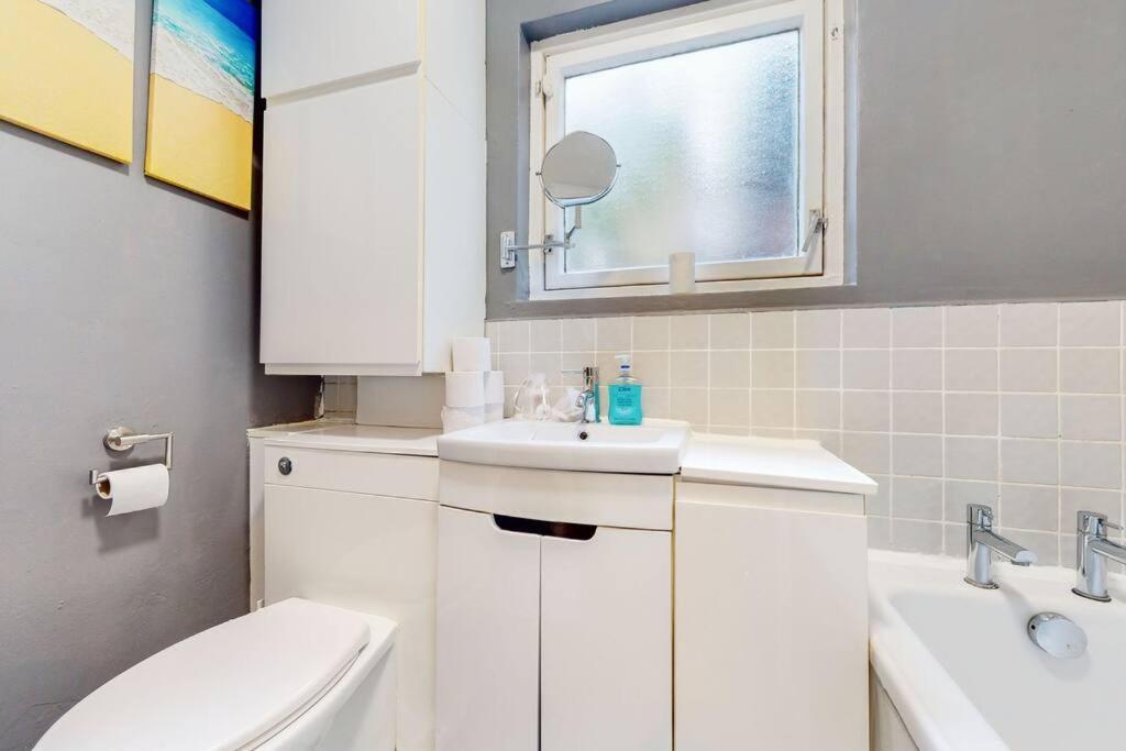 Stunning 2bdr With Beautiful Garden Lejlighed *
