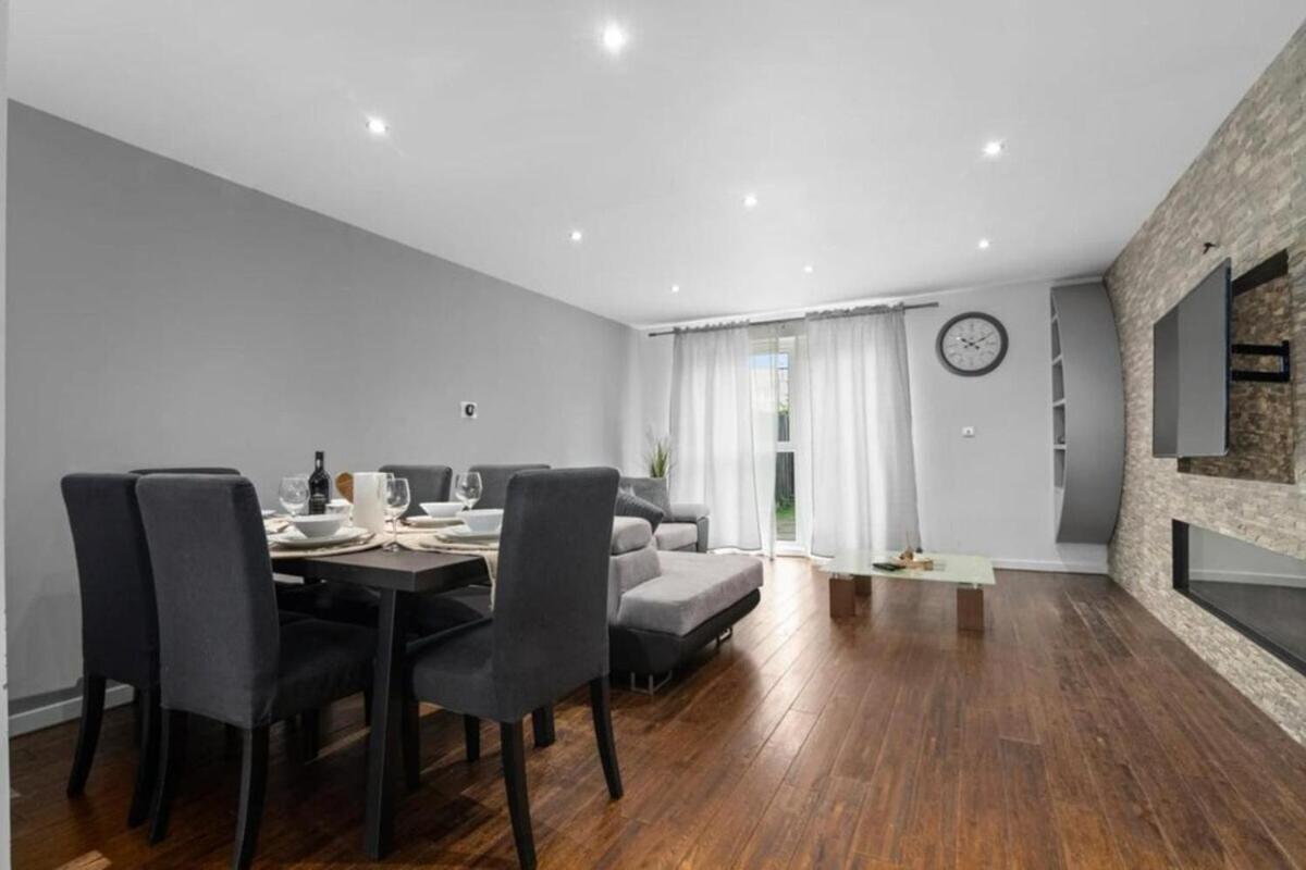 Superb Stonewall Terrace Feriehus