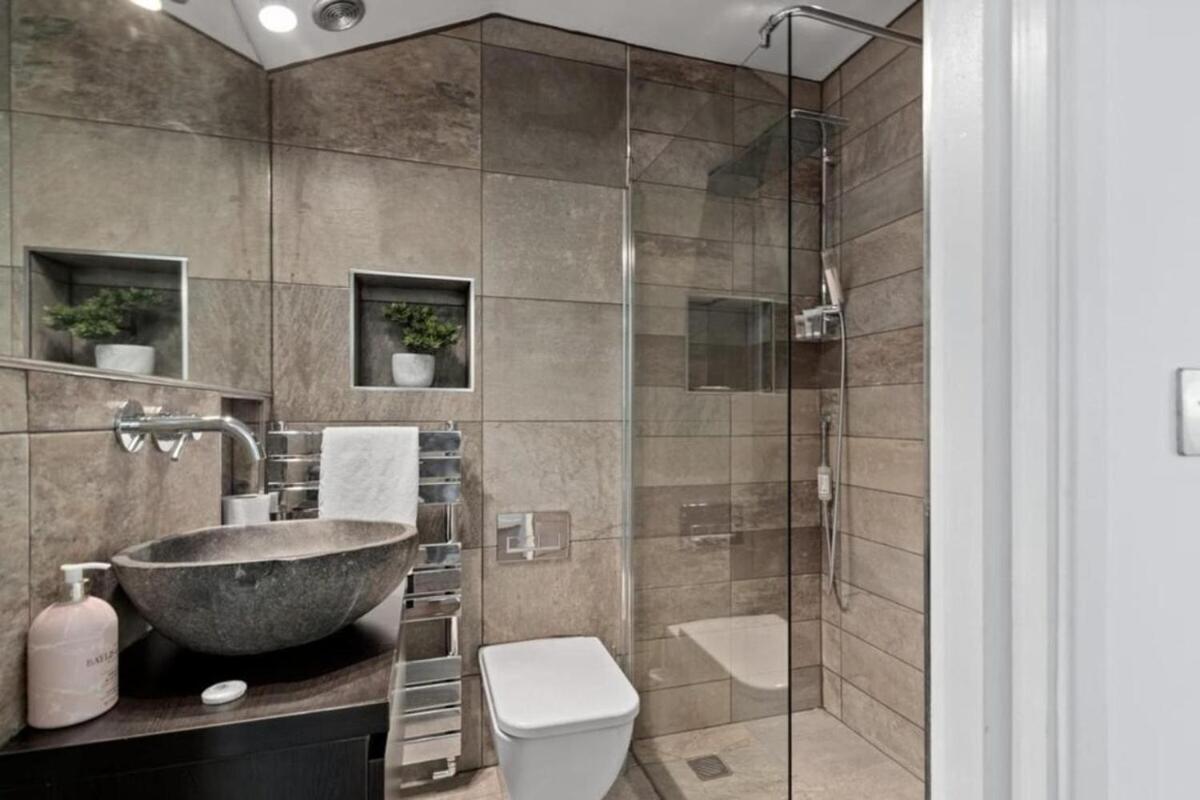 Superb Stonewall Terrace Feriehus London