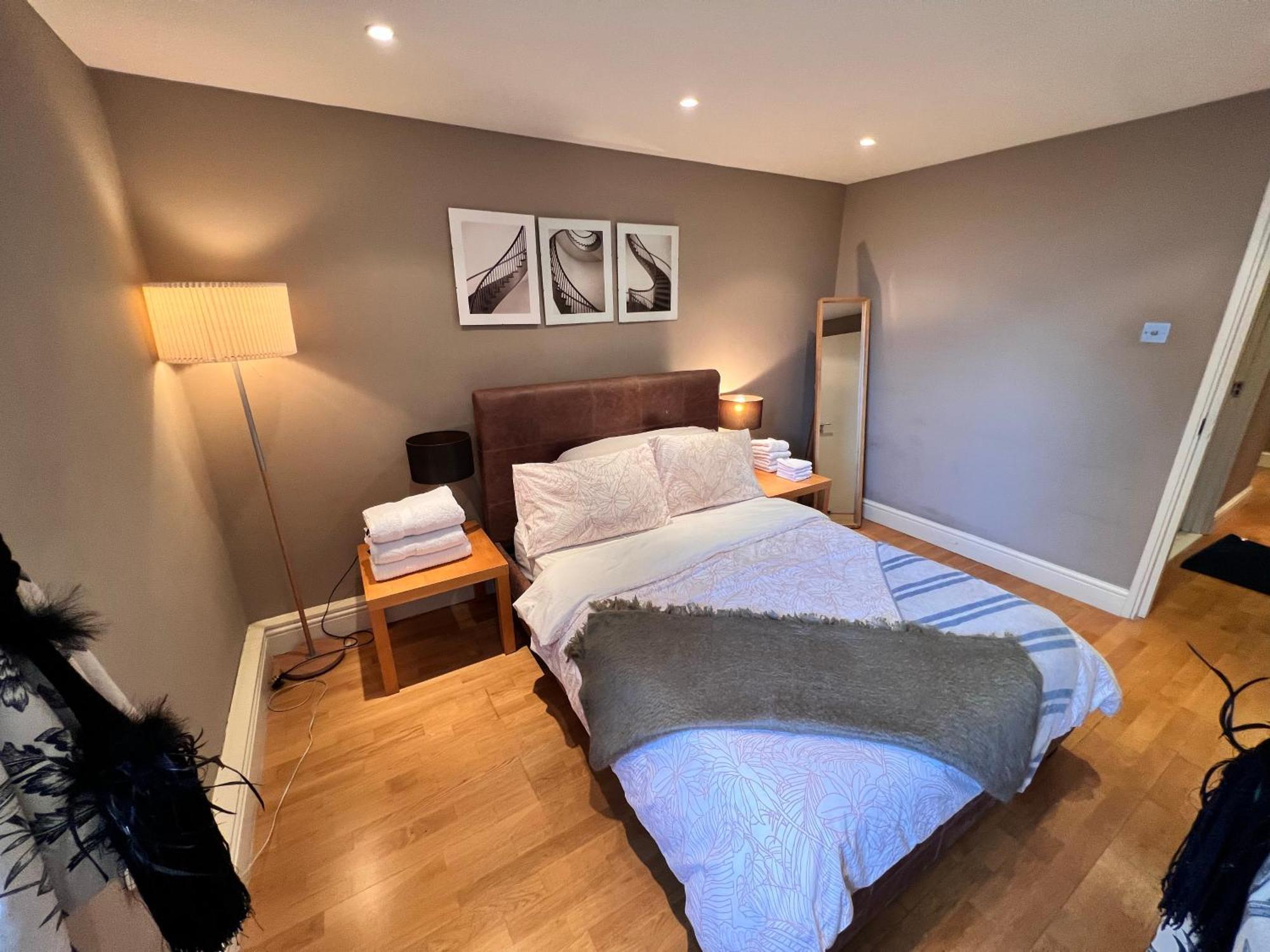 Excellent River Thames View Entire 5*
