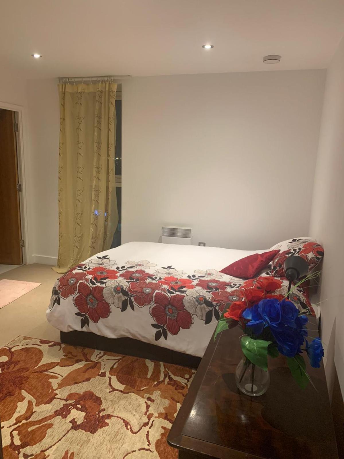 Excel Stunning 3 Bedrooms Lejlighed *