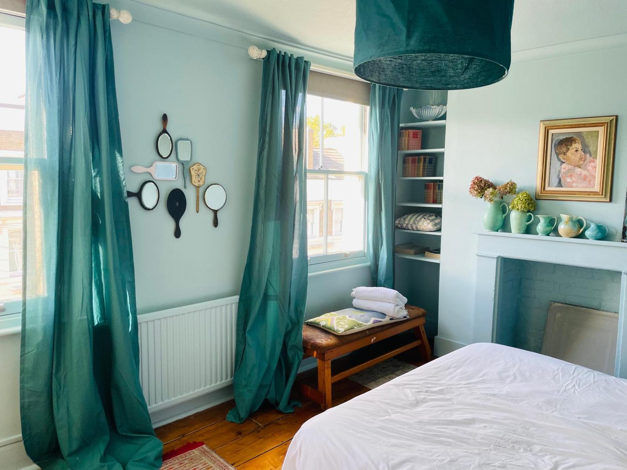 Ferienhaus Beautiful Victorian House, Sleeps 12 London