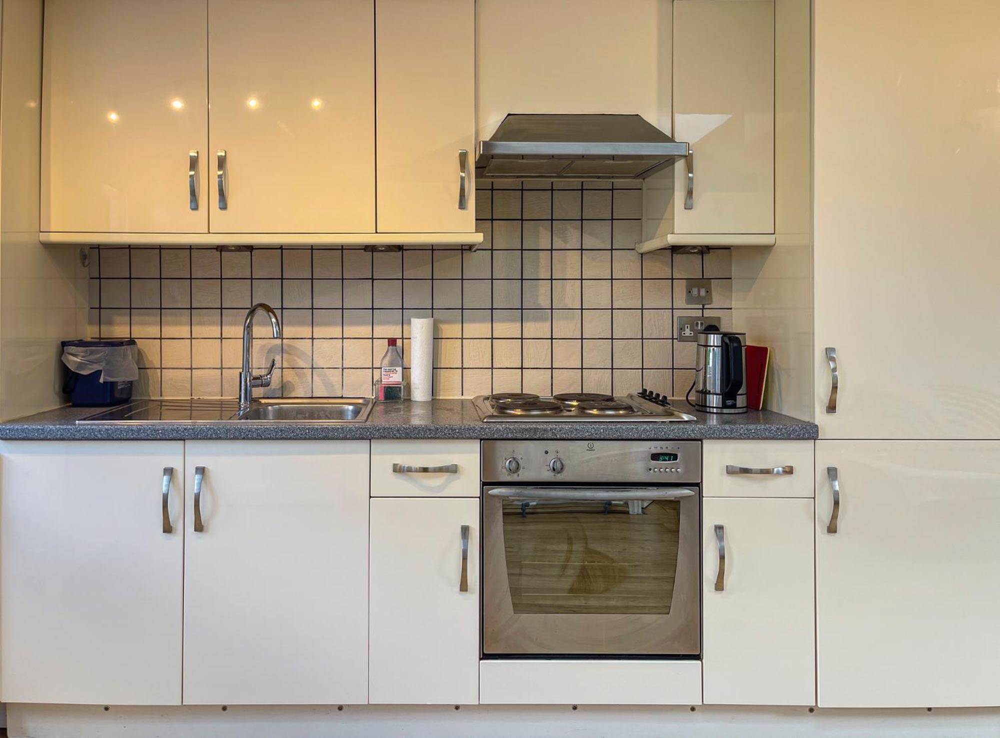 1 Bed Attic Flat With Easy Reach To Centre Appartement Londen