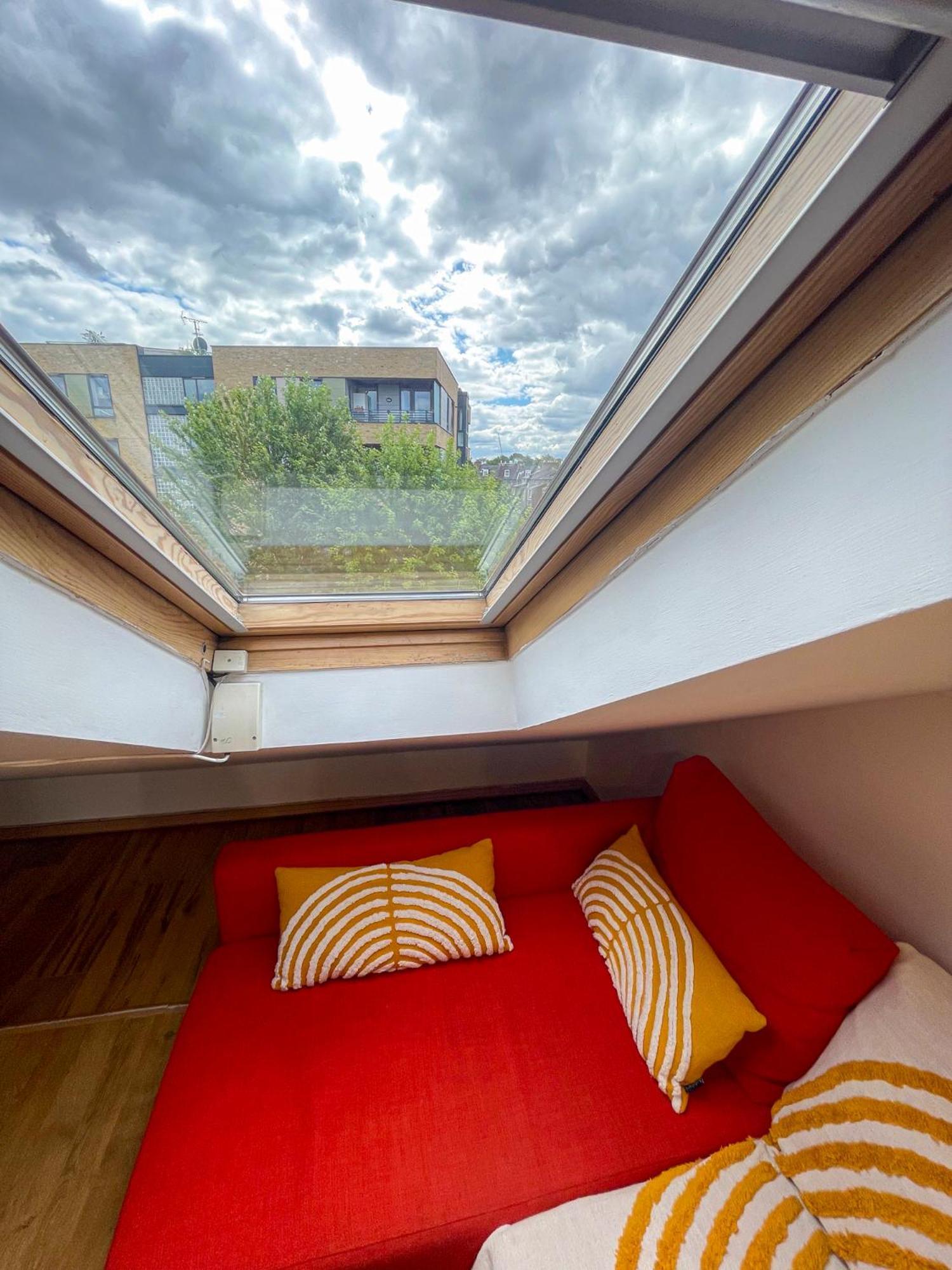 Appartement 1 Bed Attic Flat With Easy Reach To Centre
