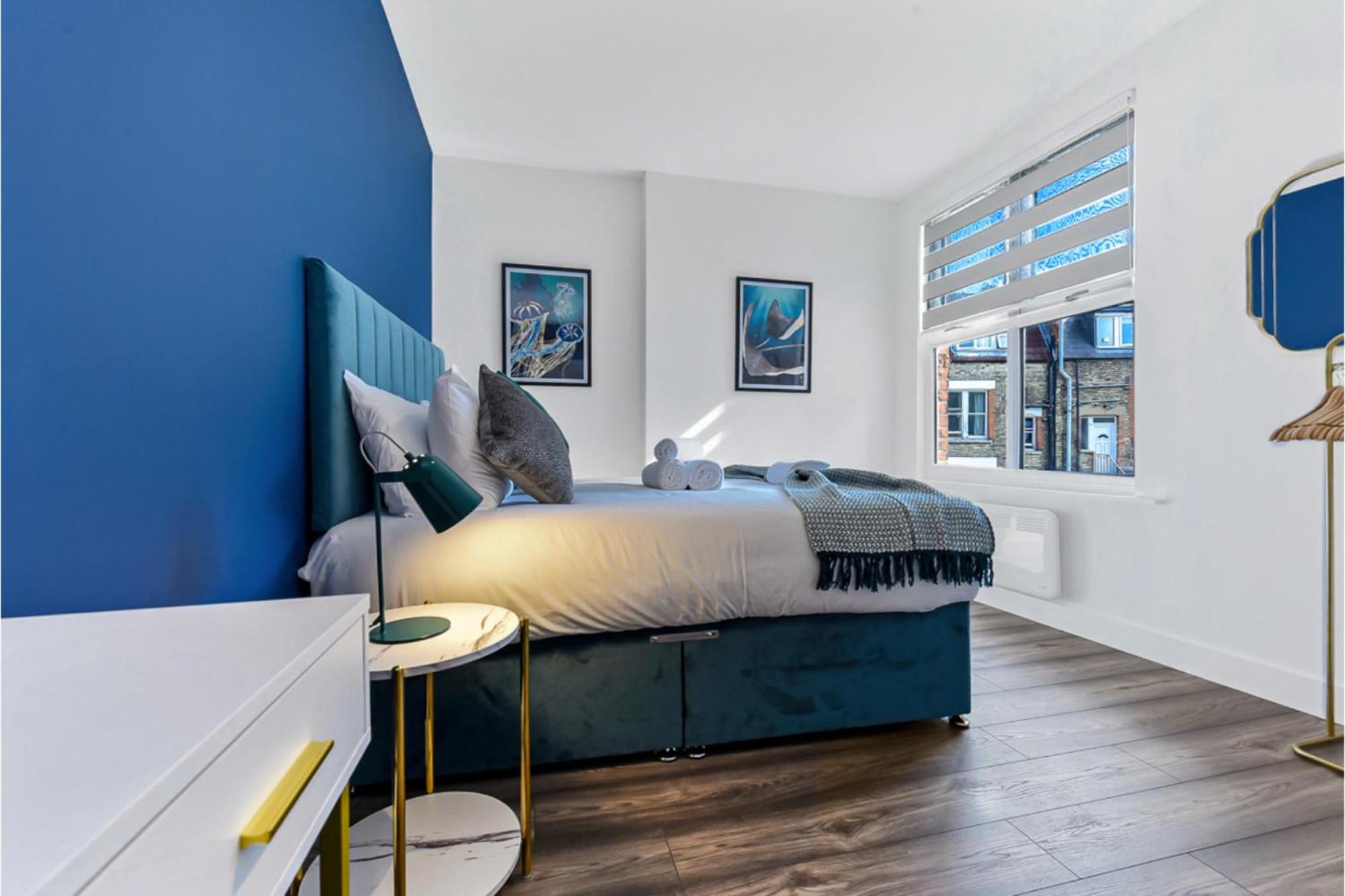Appartamento Lovely Two Bedroom With Ensuite Bathrooms Londra
