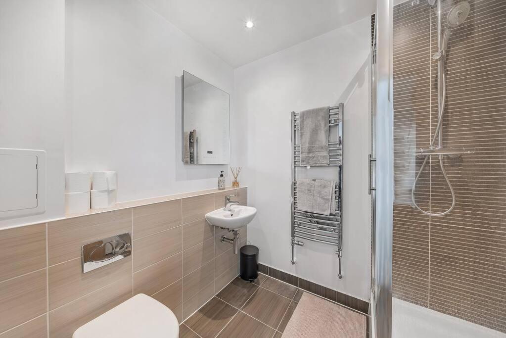 Appartement Great 2 Bed Flat With View Londen
