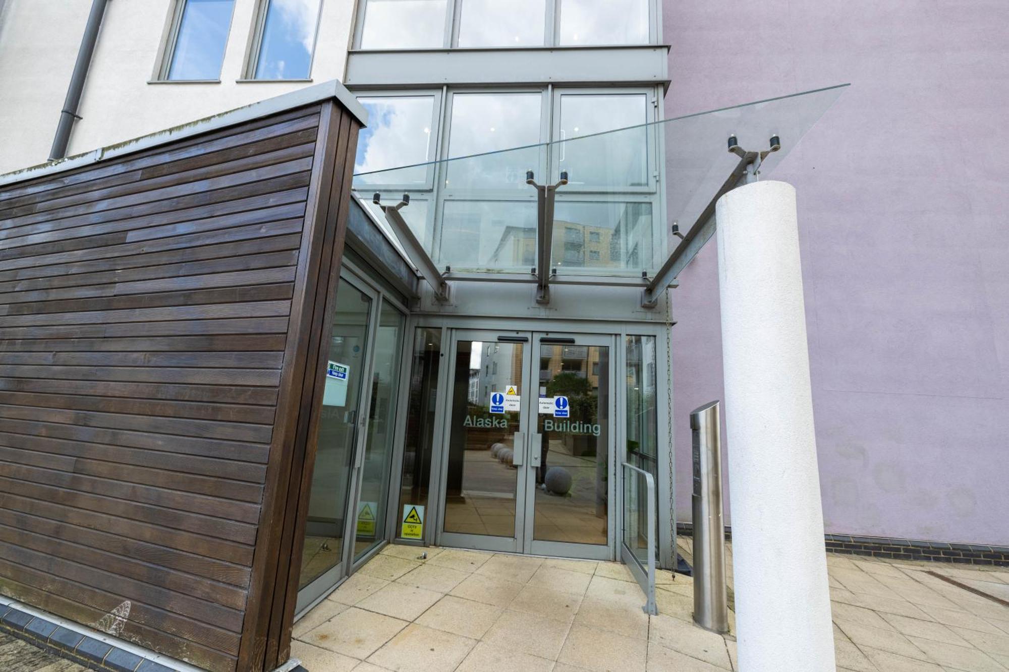 Beautiful And Spacious 2-bed In * London