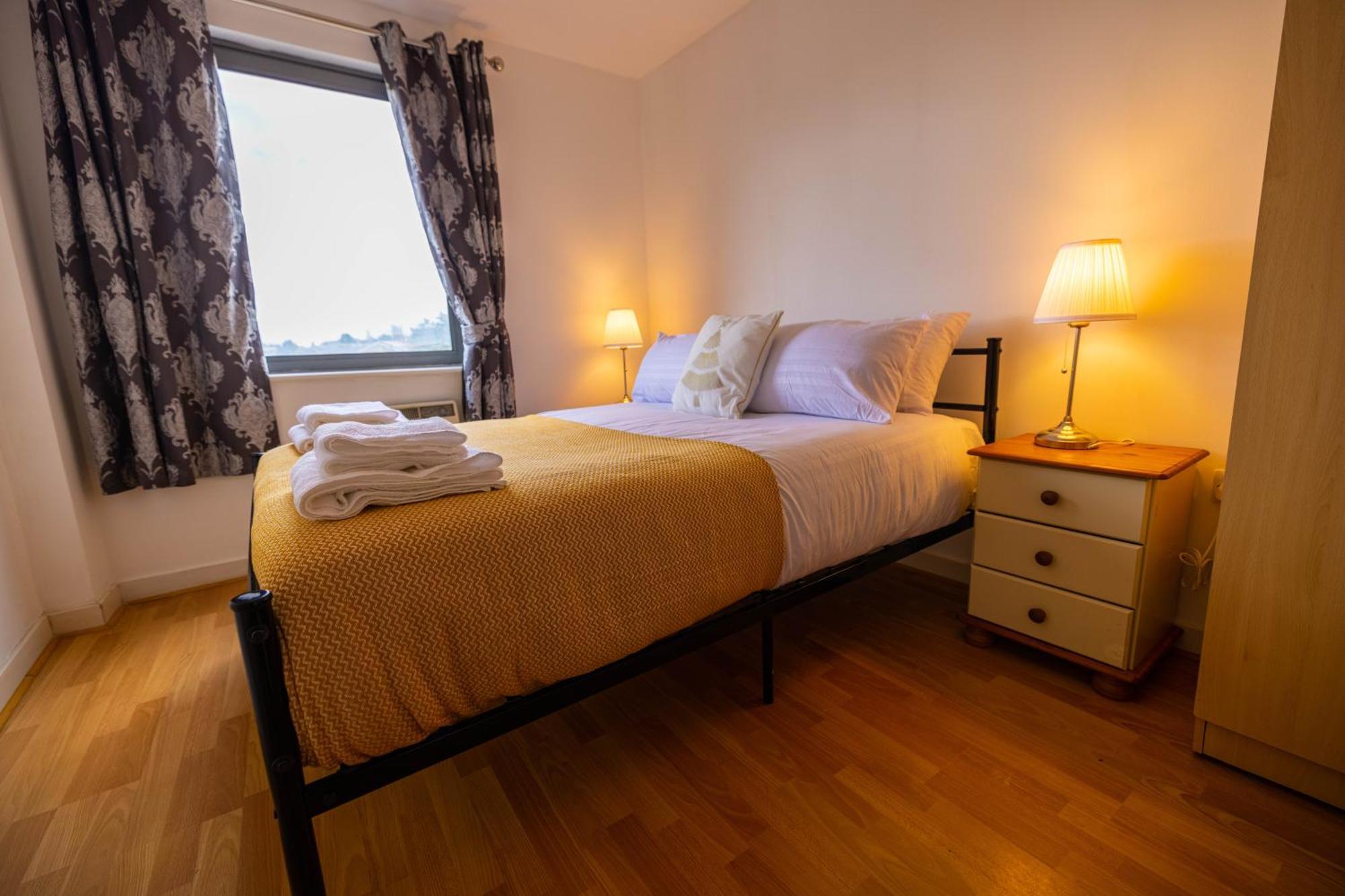 Beautiful And Spacious 2-bed In London