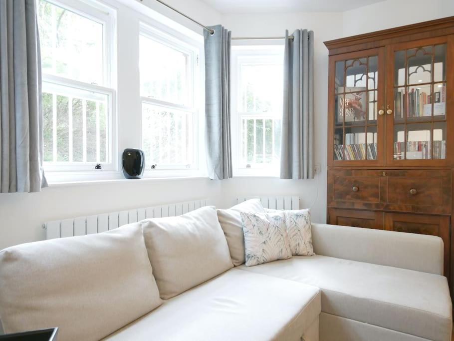Newly Refurbished 2 Bed In Paddington *