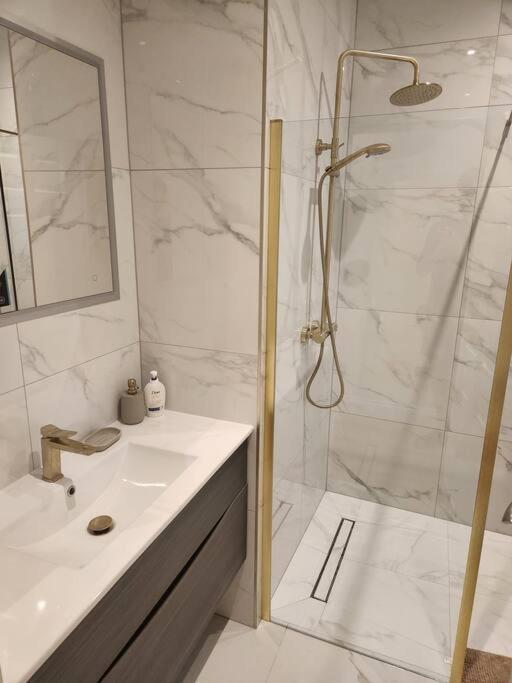 Apartment Newly Refurbished 2 Bed In Paddington London