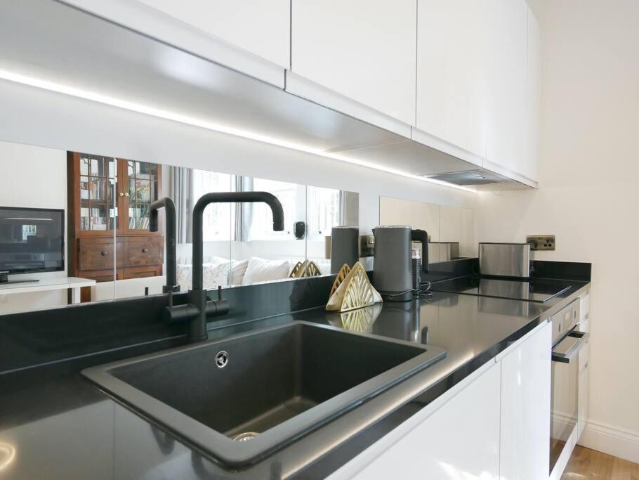 Newly Refurbished 2 Bed In Paddington Apartment London