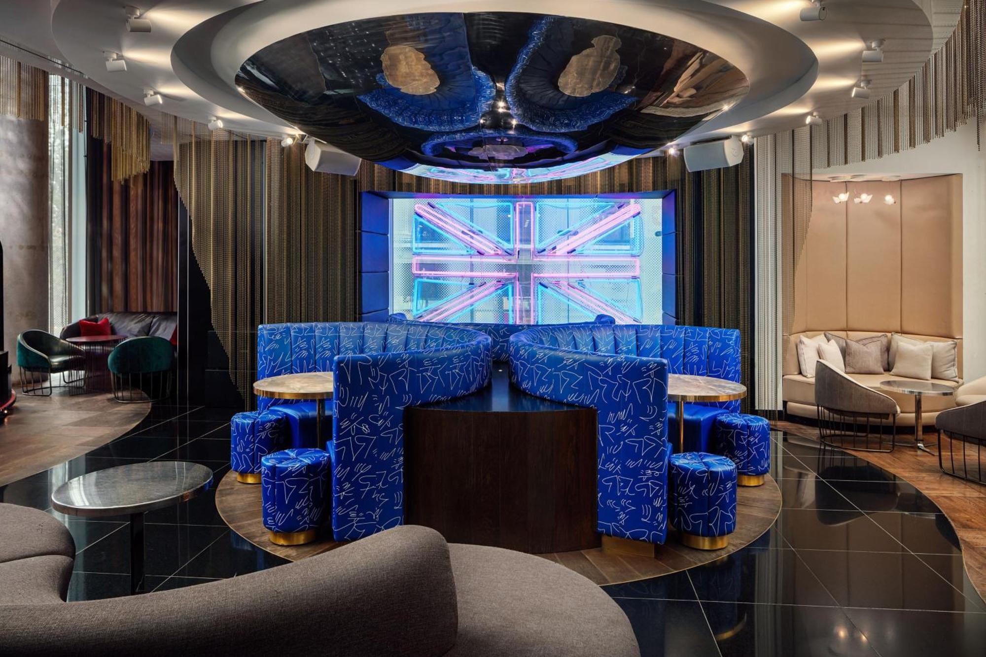 W Hotel 5*