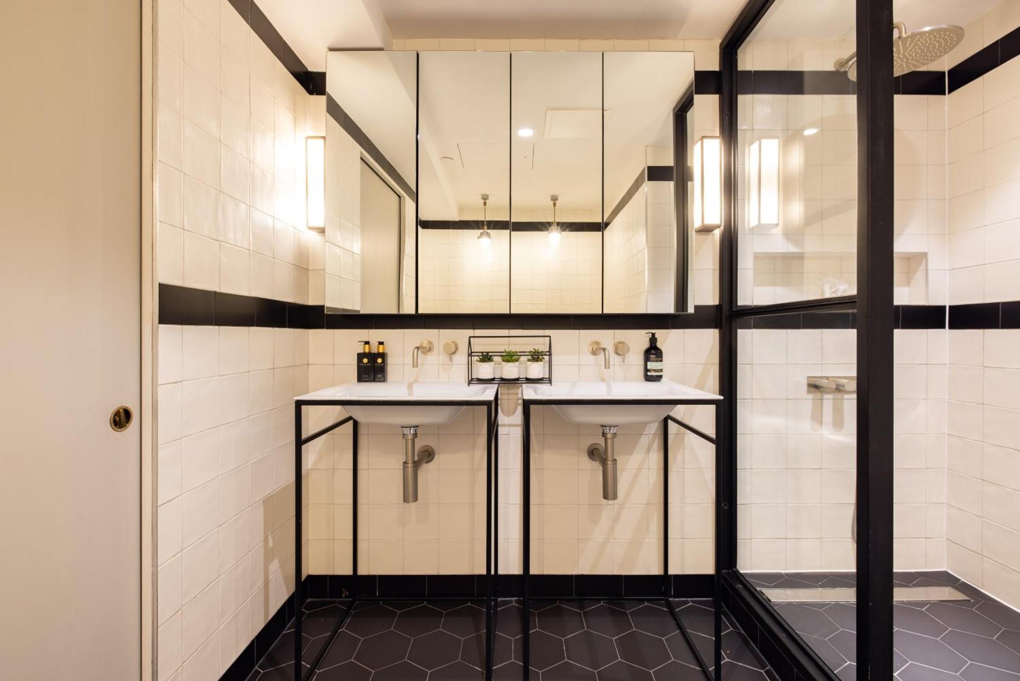 The Soho Star Apartment *
