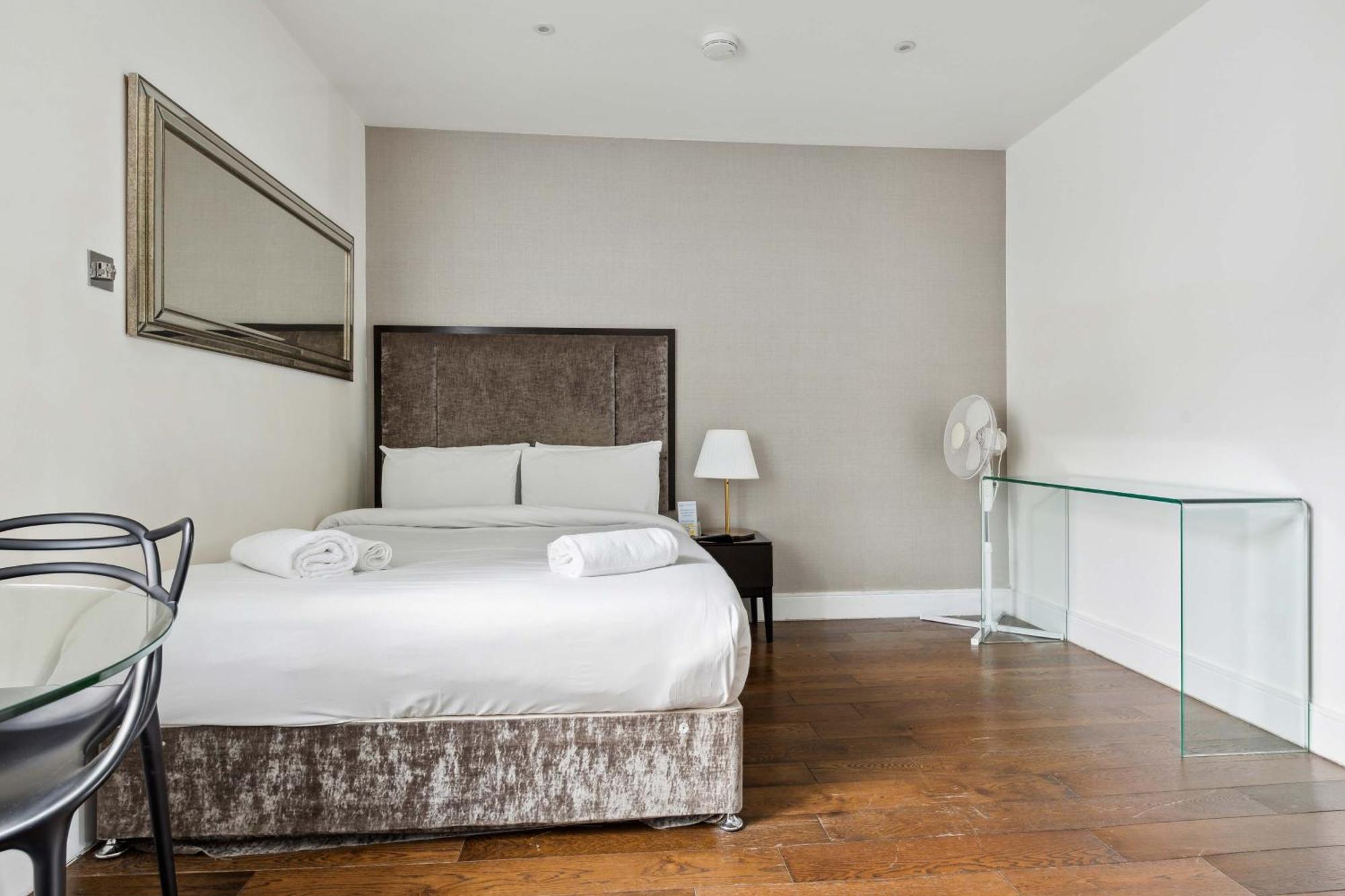 Valet Golden Square Apartment London