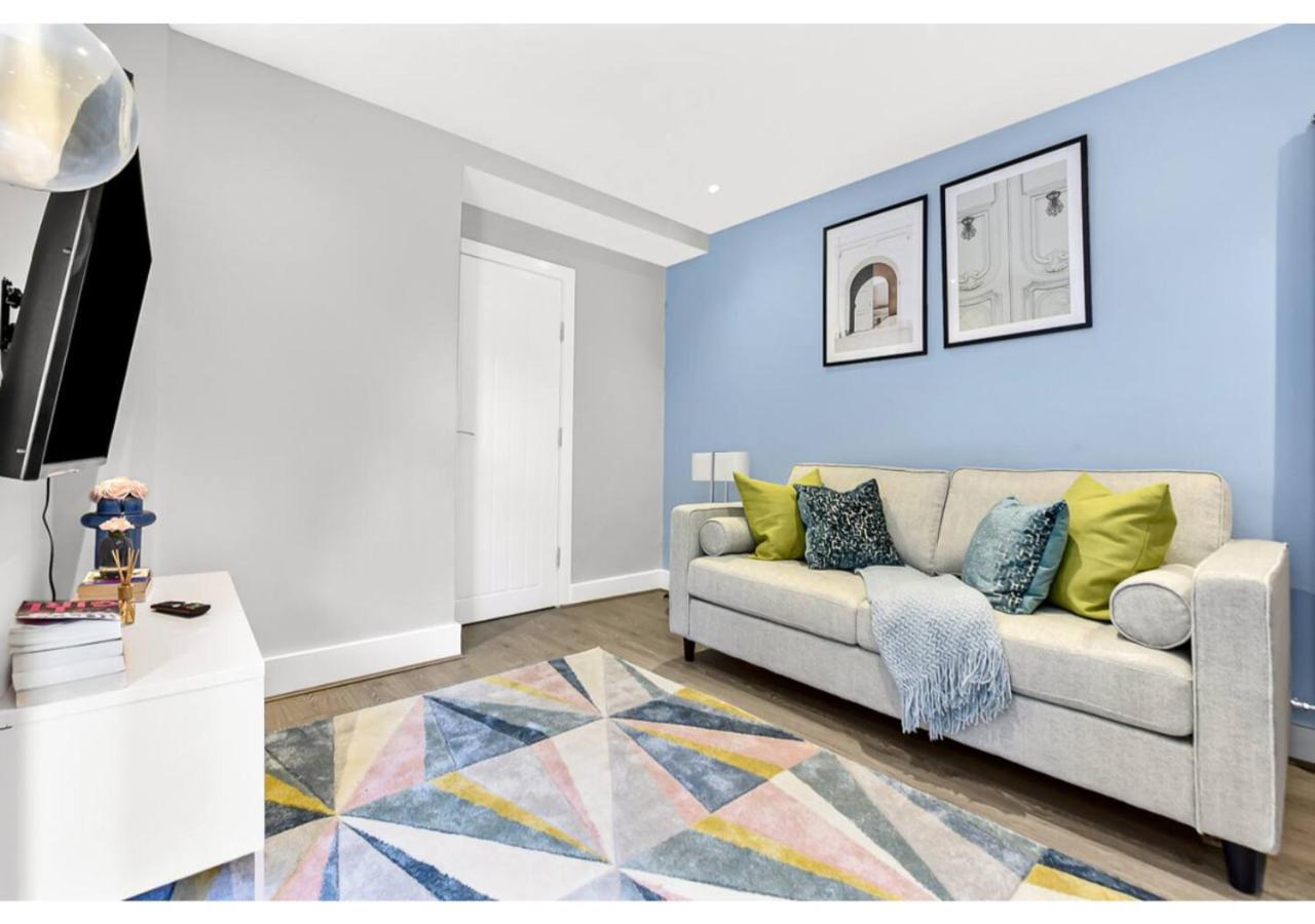 Tranquility In Bloom: Refreshing 2br Lägenhet London