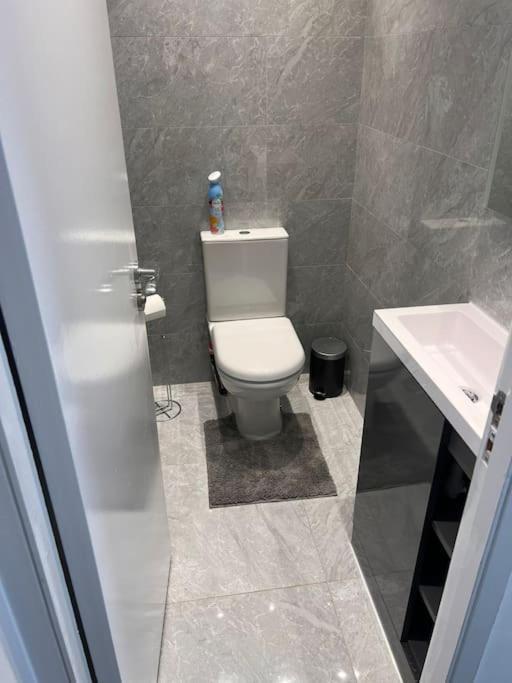 Stunning 2 Bedroom Duplex In The Heart Of Apartment London