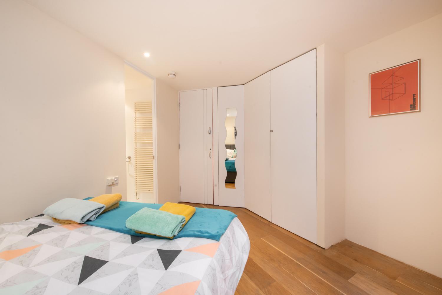 Lejlighed Pollen Street, Three-bedroom Flat