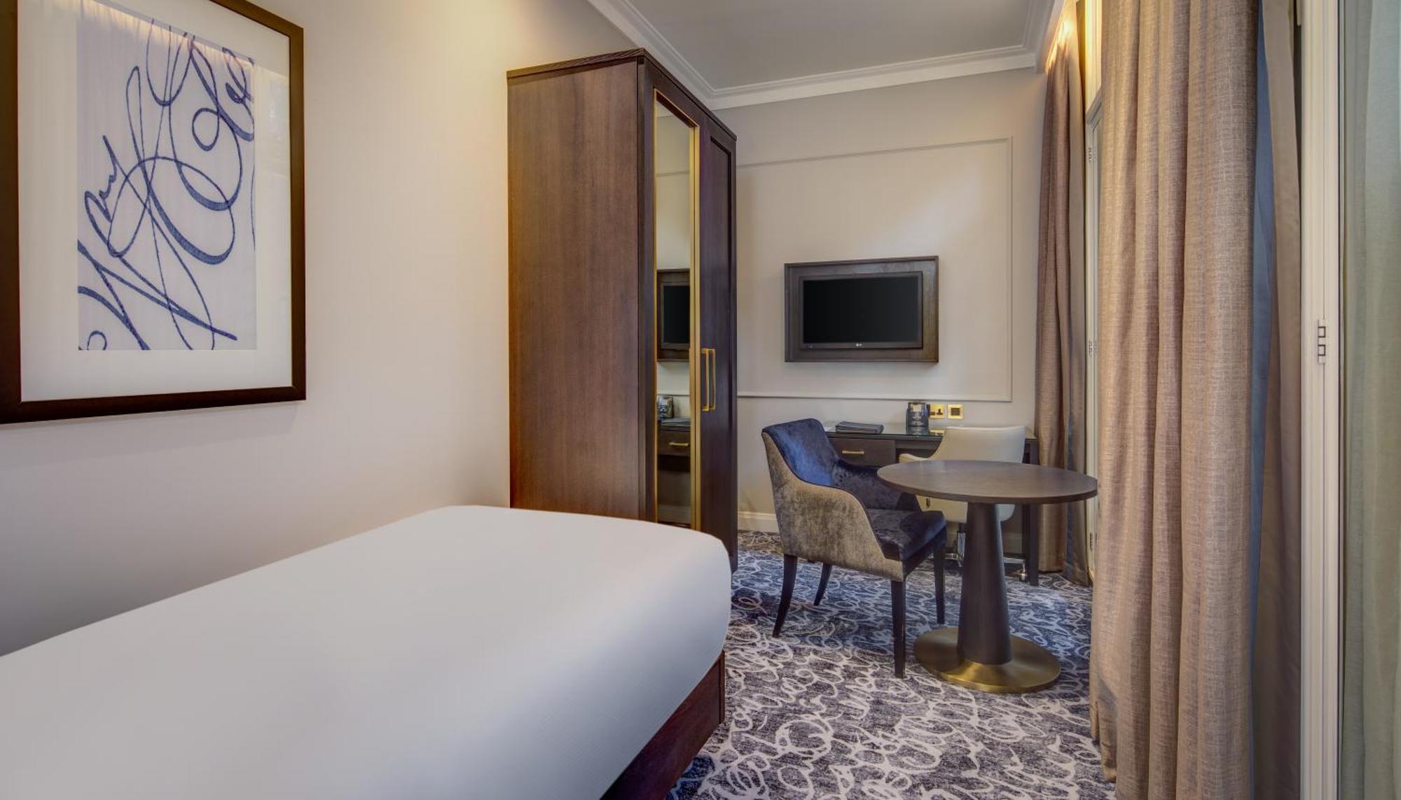 Hotell Hilton Euston 4*