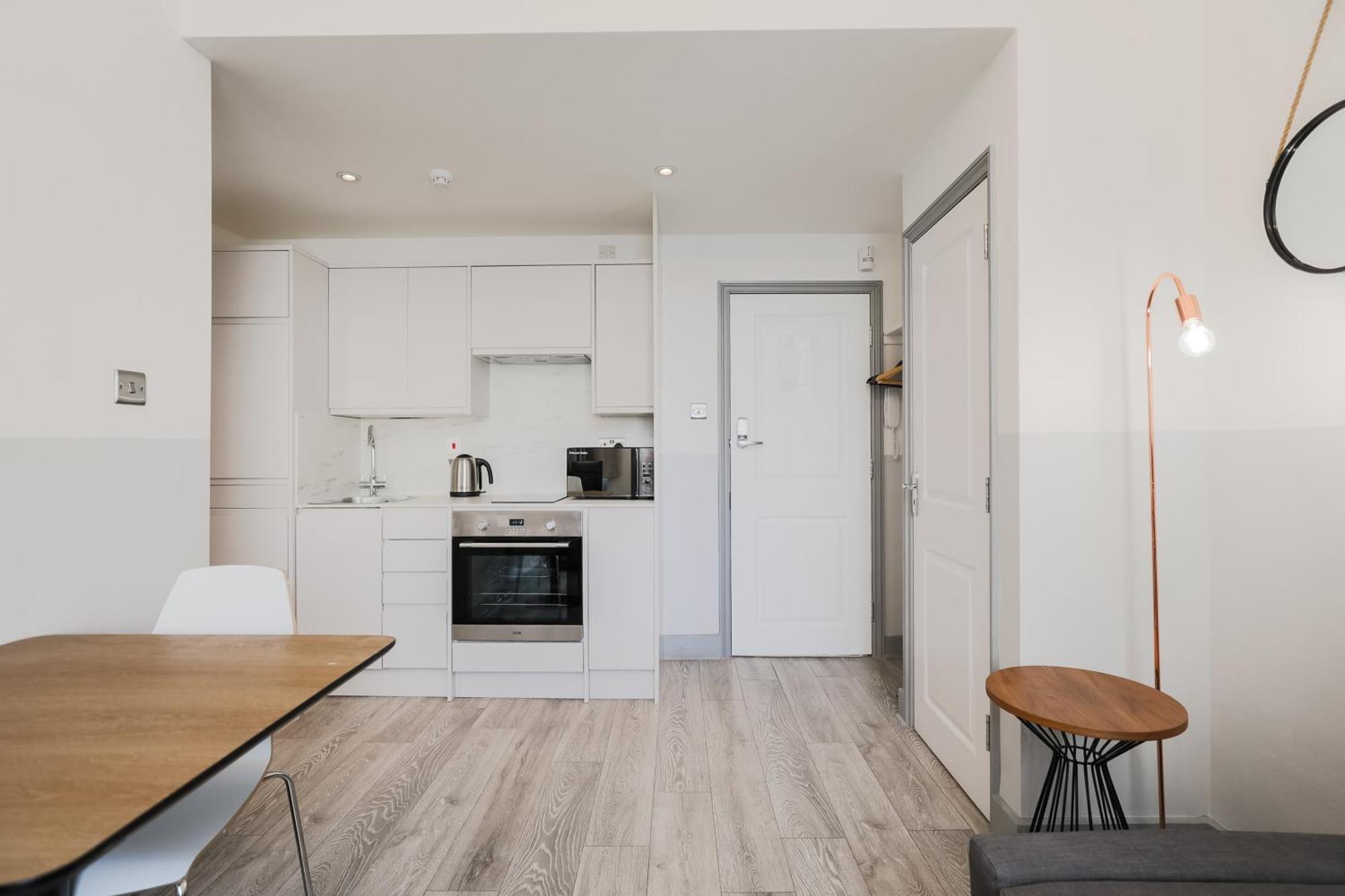 Modern Kensington Apartment