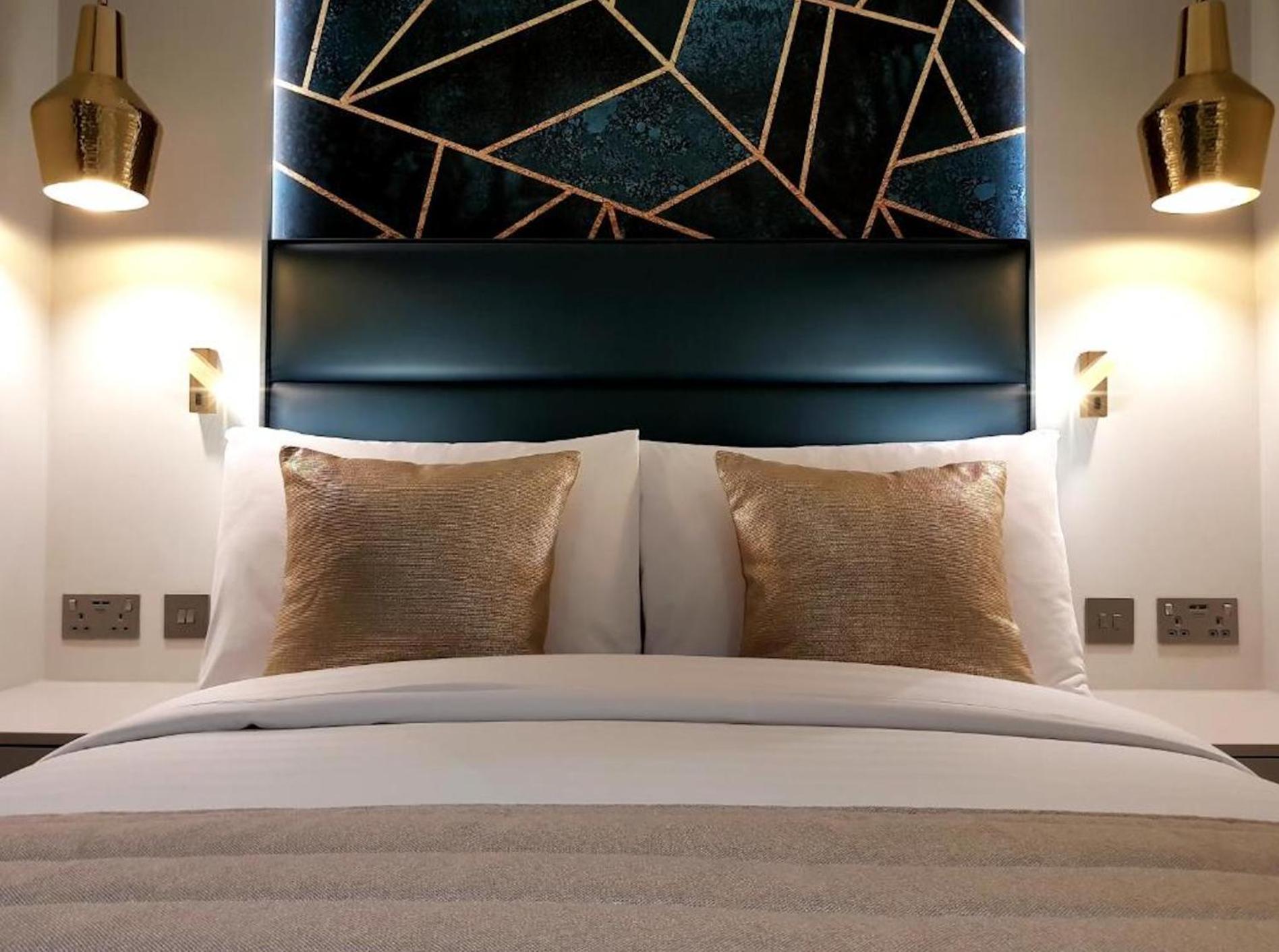 Nox Golders Aparthotel 4*