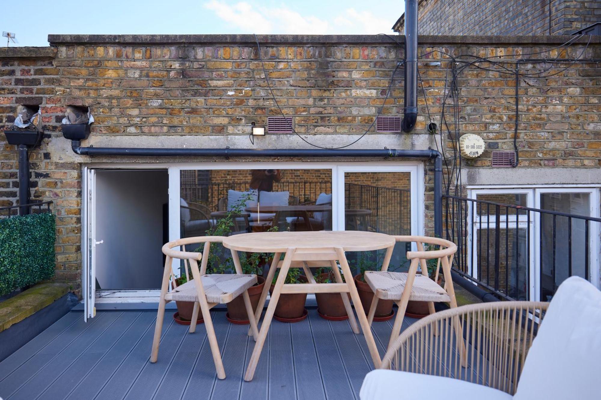The Earl's Court Space - Modern 2bdr Flat With Terrace + Parking Lejlighed