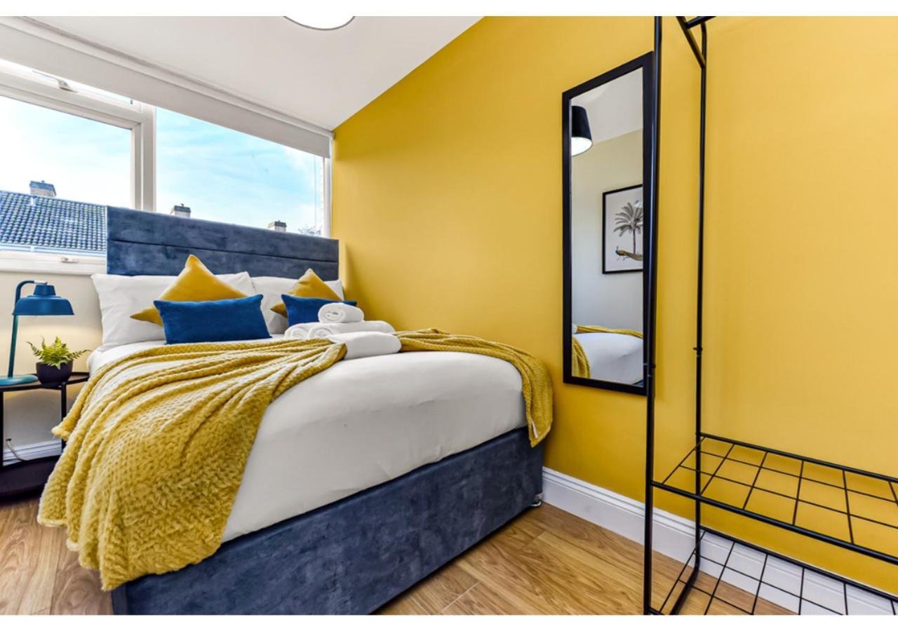Stunning Family - Sleeps 11 Lägenhet