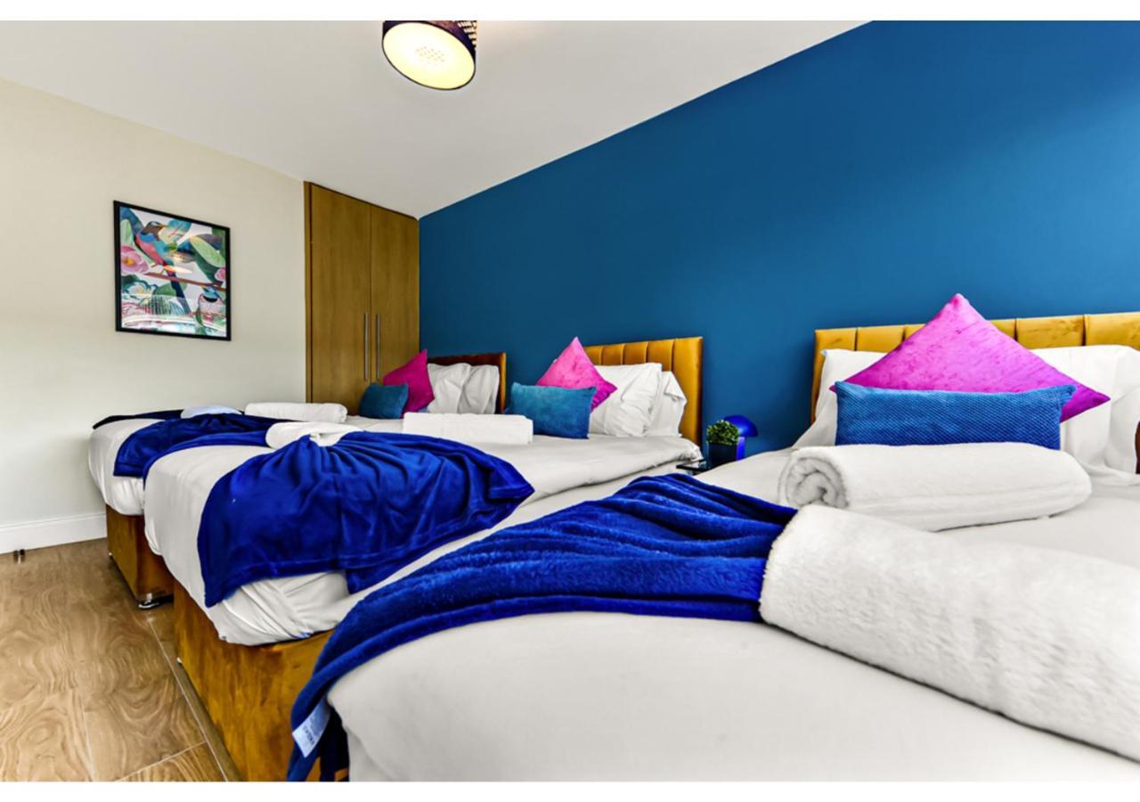 Stunning Family - Sleeps 11 * Londen